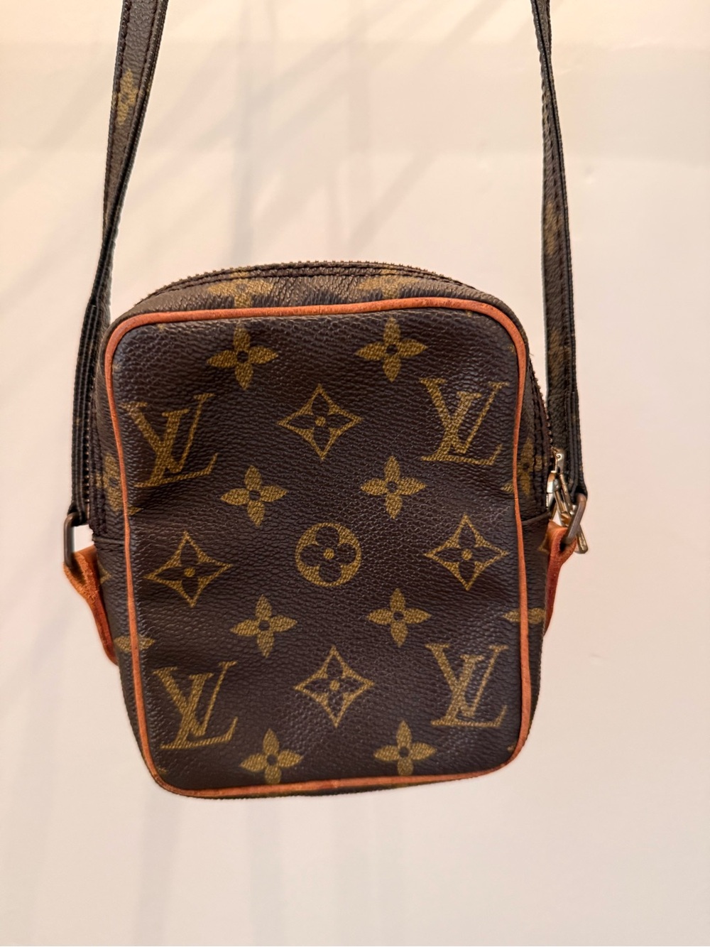 Authenticated Louis Vuitton Mini Danube Crossbody Great Condition 4.3x5.5x1.6” - Picture 3 of 15